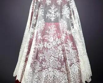 Les accessoires de mode de la Renaissance à la Belle Époque